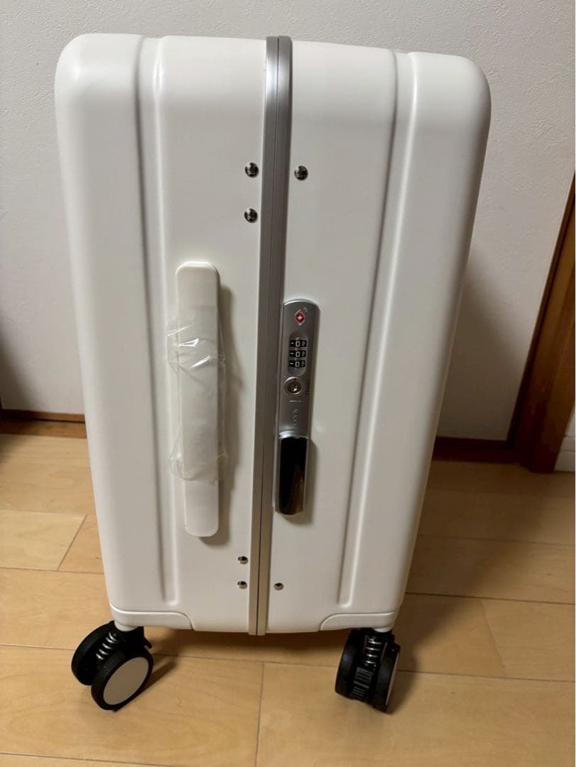 スーツケース 子どもが乗れる キャリーケース 40ℓ 機内持ち込み可 ホワイト