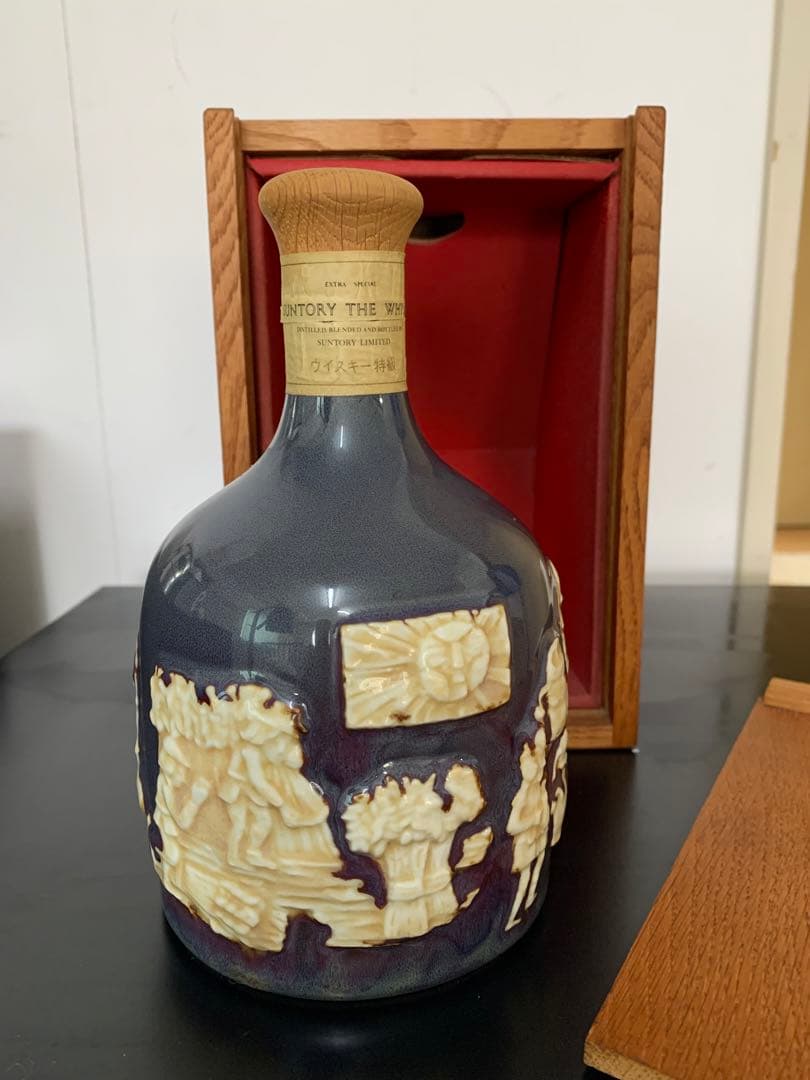 未開栓 SUNTORY サントリーザウイスキー木箱付き 有田焼ボトル