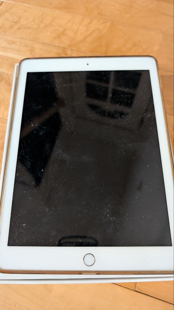 Apple iPad シルバー 本体　32GB 第6世代