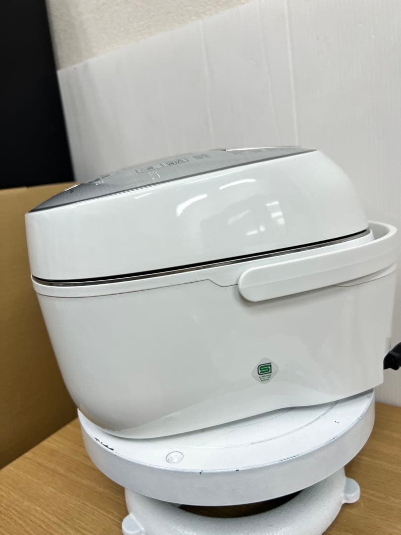 TOSHIBA 真空圧力IH炊飯器 RC-10VSN 1.0L 2019年製