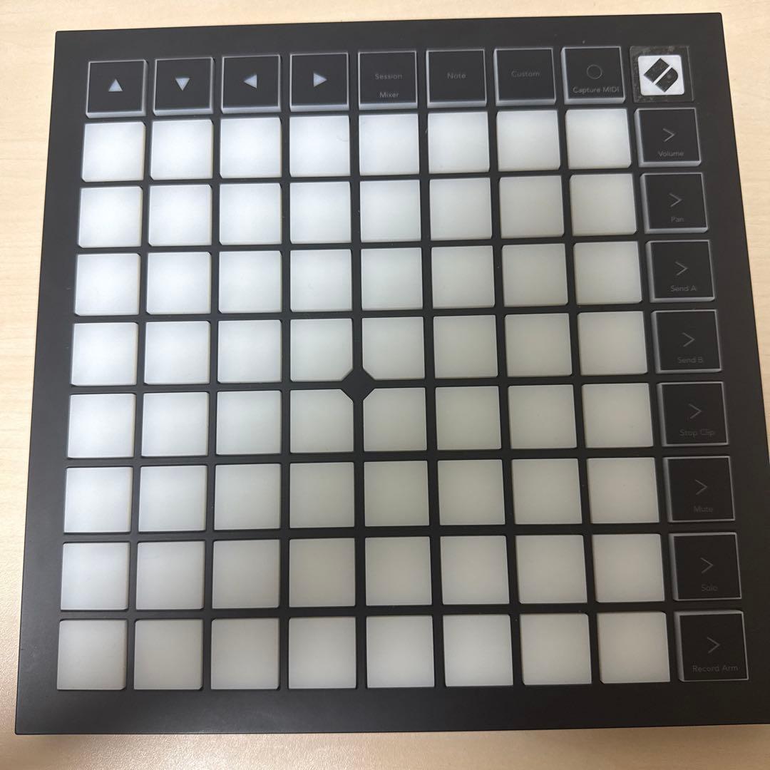 【極美品】Novation LaunchPad X