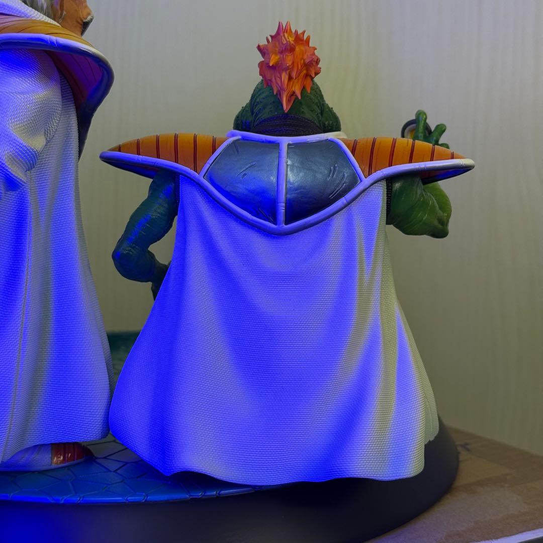 【激レア】WHITE HOLE STUDIO カカロット&保育カプセル&軍医