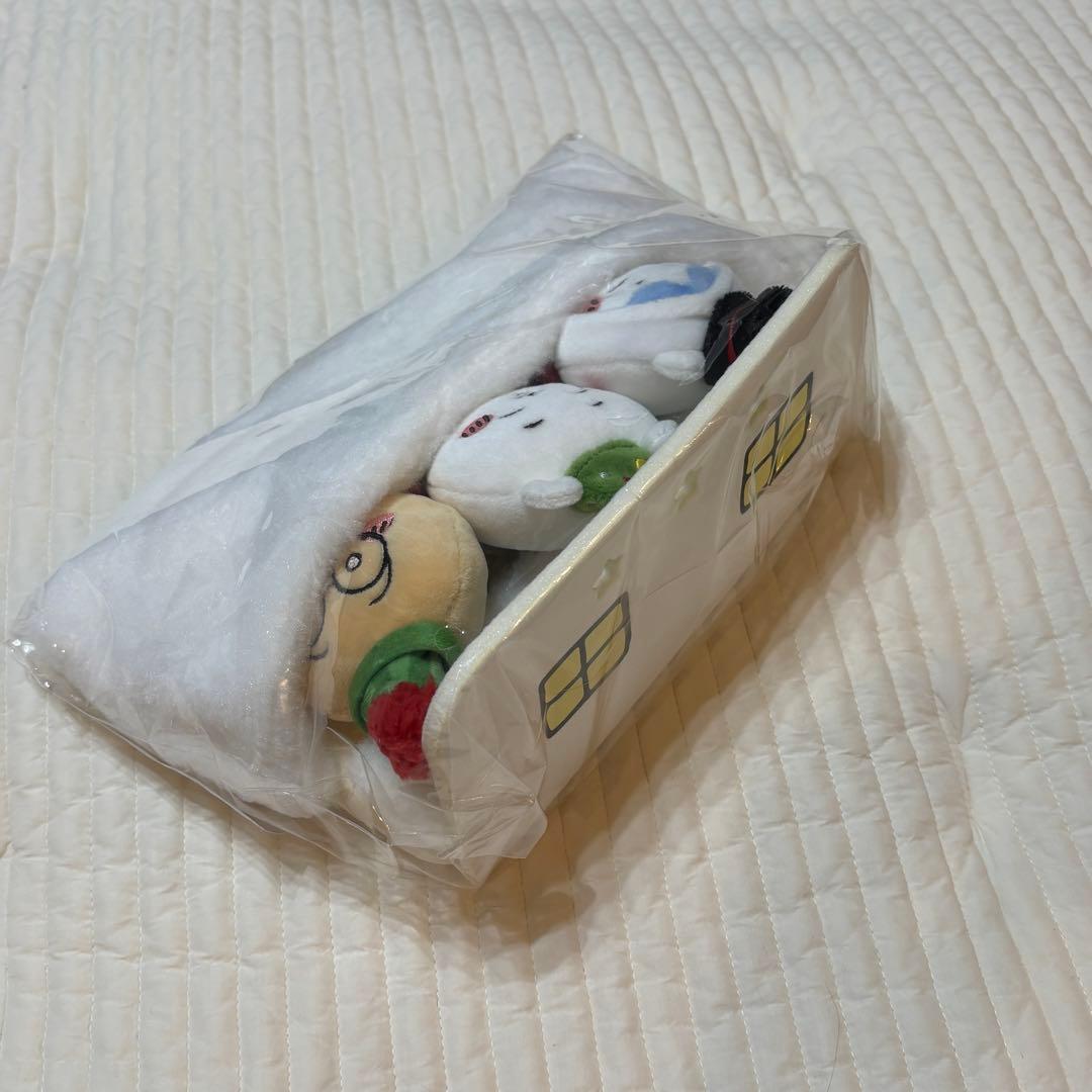 ちいかわ　ハッピーホリデーなマスコット・おやすみベッドとつながるマスコット