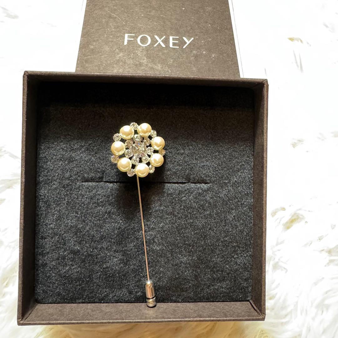 むん様未使用級 フォクシー ピンブローチ パール ラインストーン 卒業式 入学式