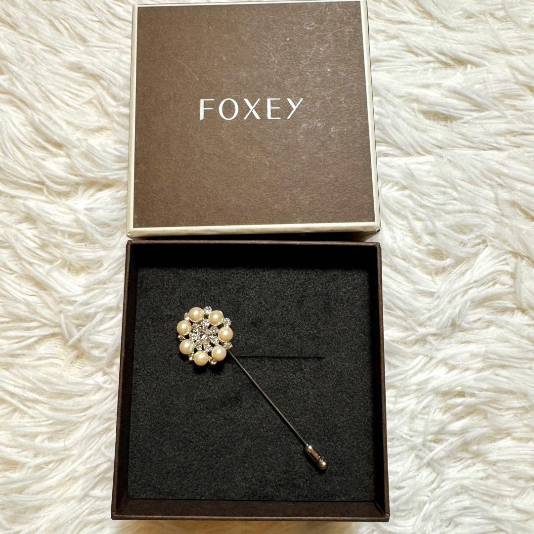 むん様未使用級 フォクシー ピンブローチ パール ラインストーン 卒業式 入学式
