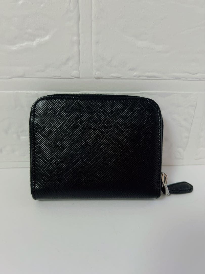 プラダ　PRADA ケース　黒　ラウンドファスナー　三角ロゴ