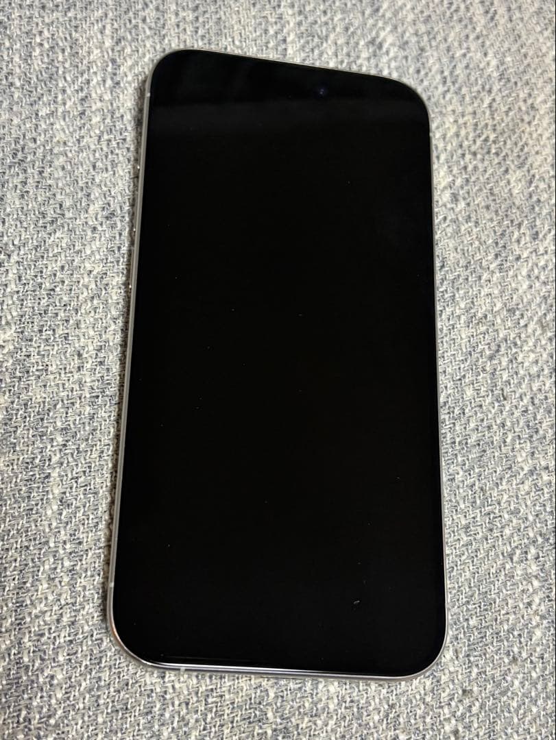 【最終値下げ】【美品】Apple iPhone 15Pro ホワイト 本体