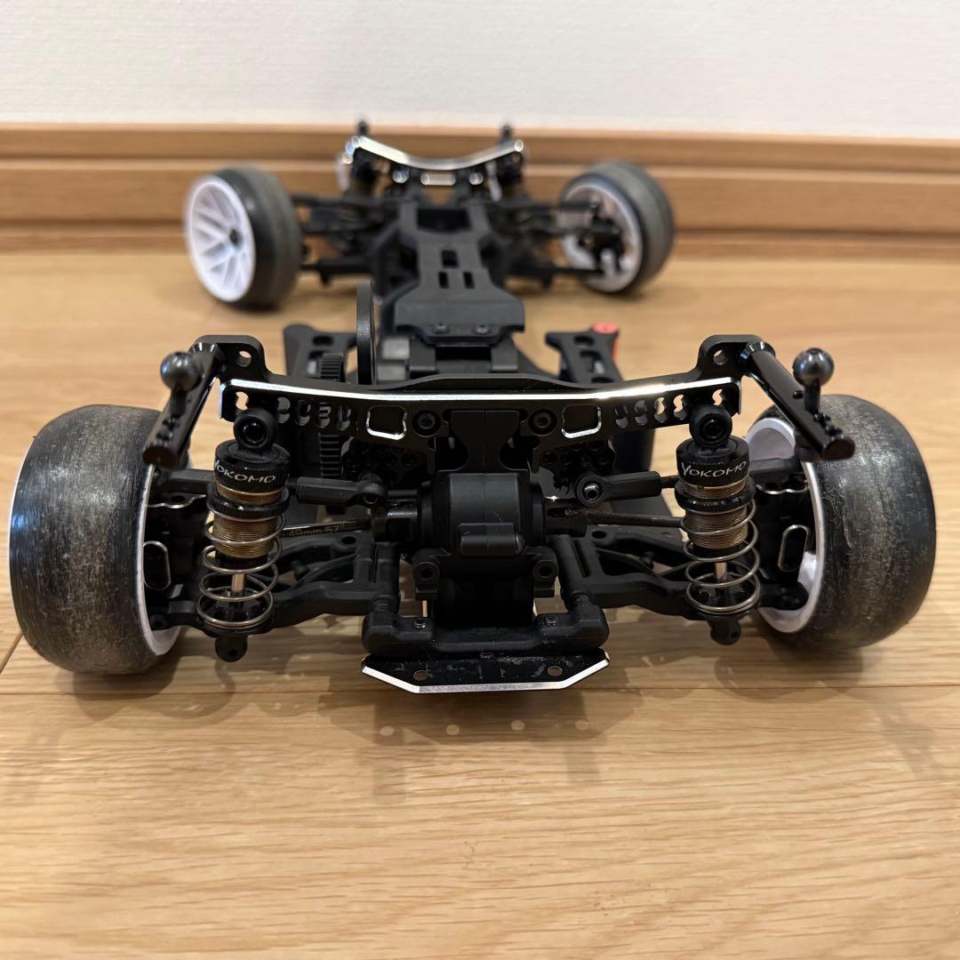 ヨコモSD1.0 GT-Rボディ、タイヤ付き