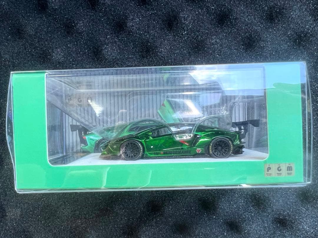 PGM 1/64 LBWK LP700 greenランボルギーニアヴェンタドール