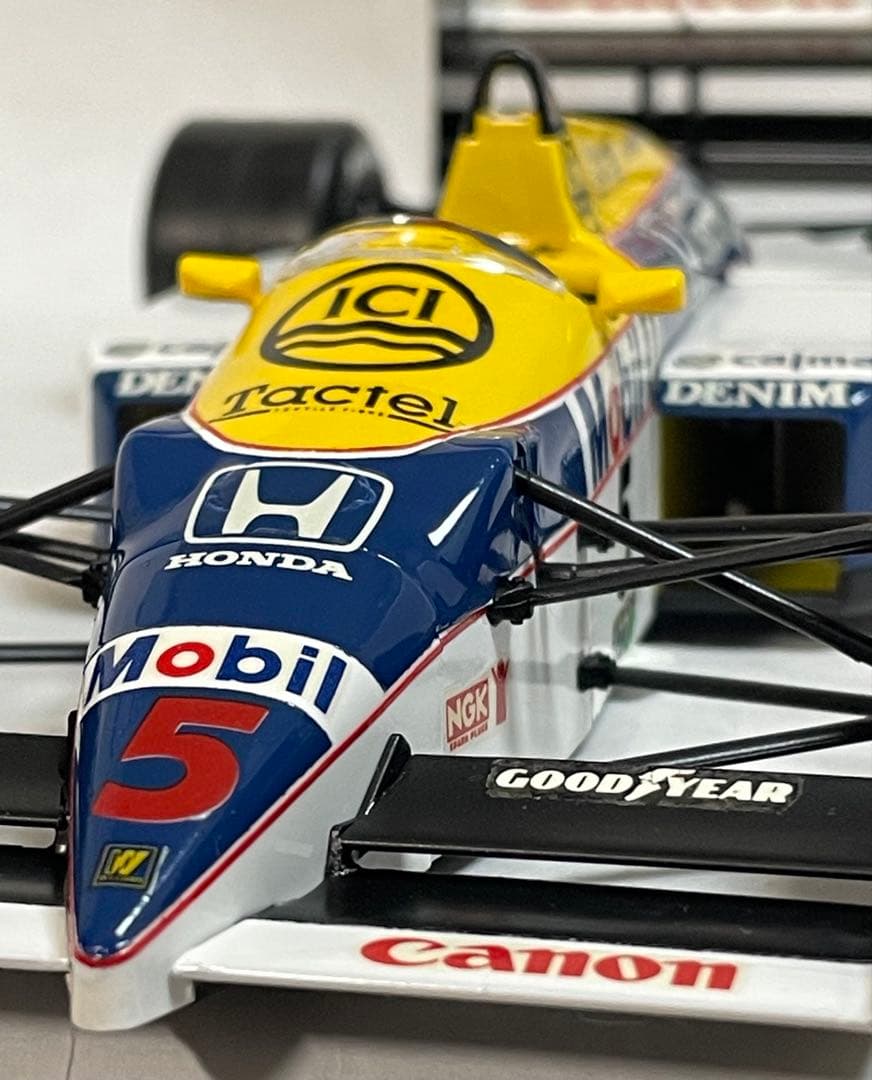 1/20 ウィリアムズFW11 F-1 ’86チャンピオンマシン [完成品]
