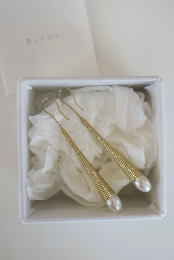 【momo】8UEDE SPECTRUM HOLE PIERCE ピアス