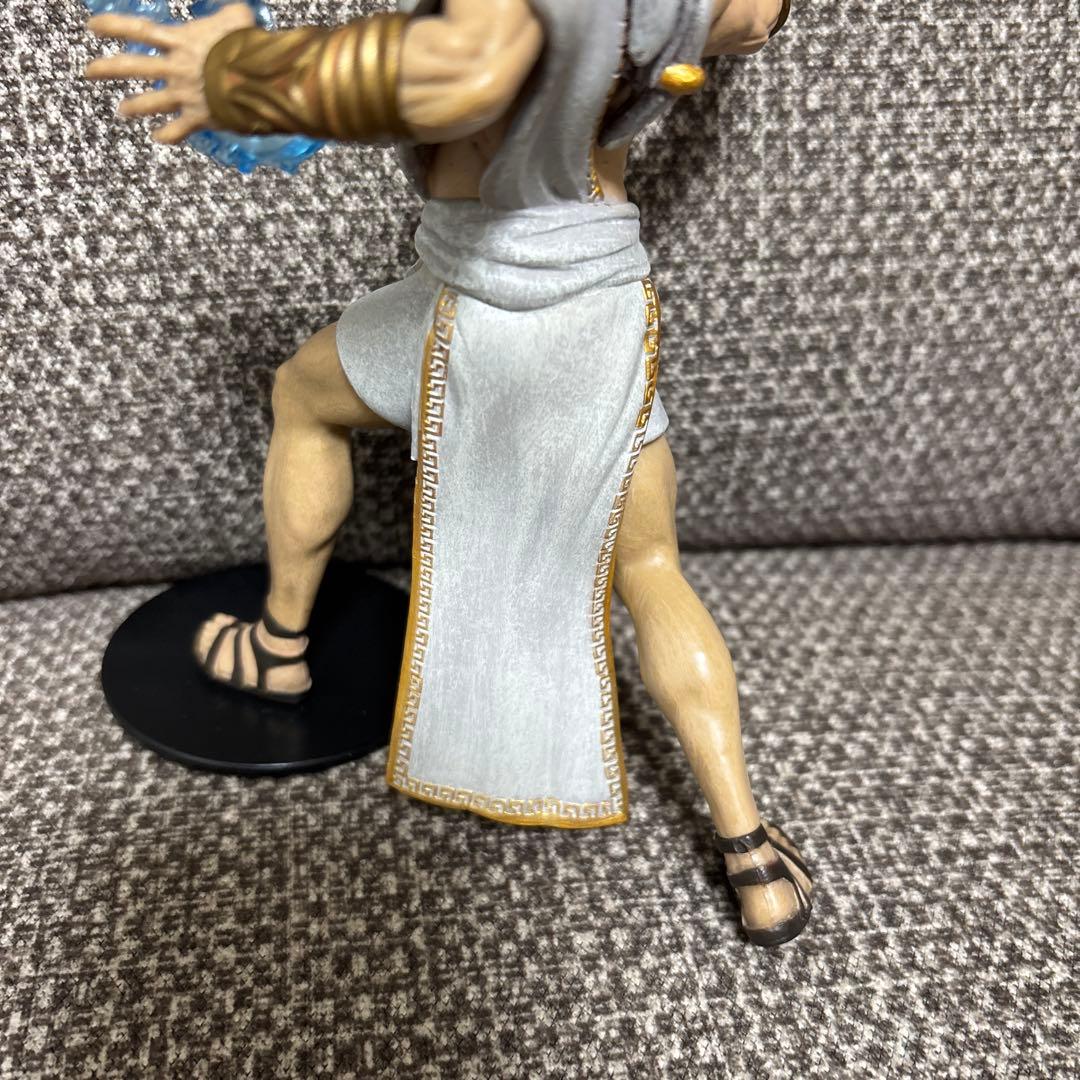 ゴッドオブウォー　ゼウス　フィギュア