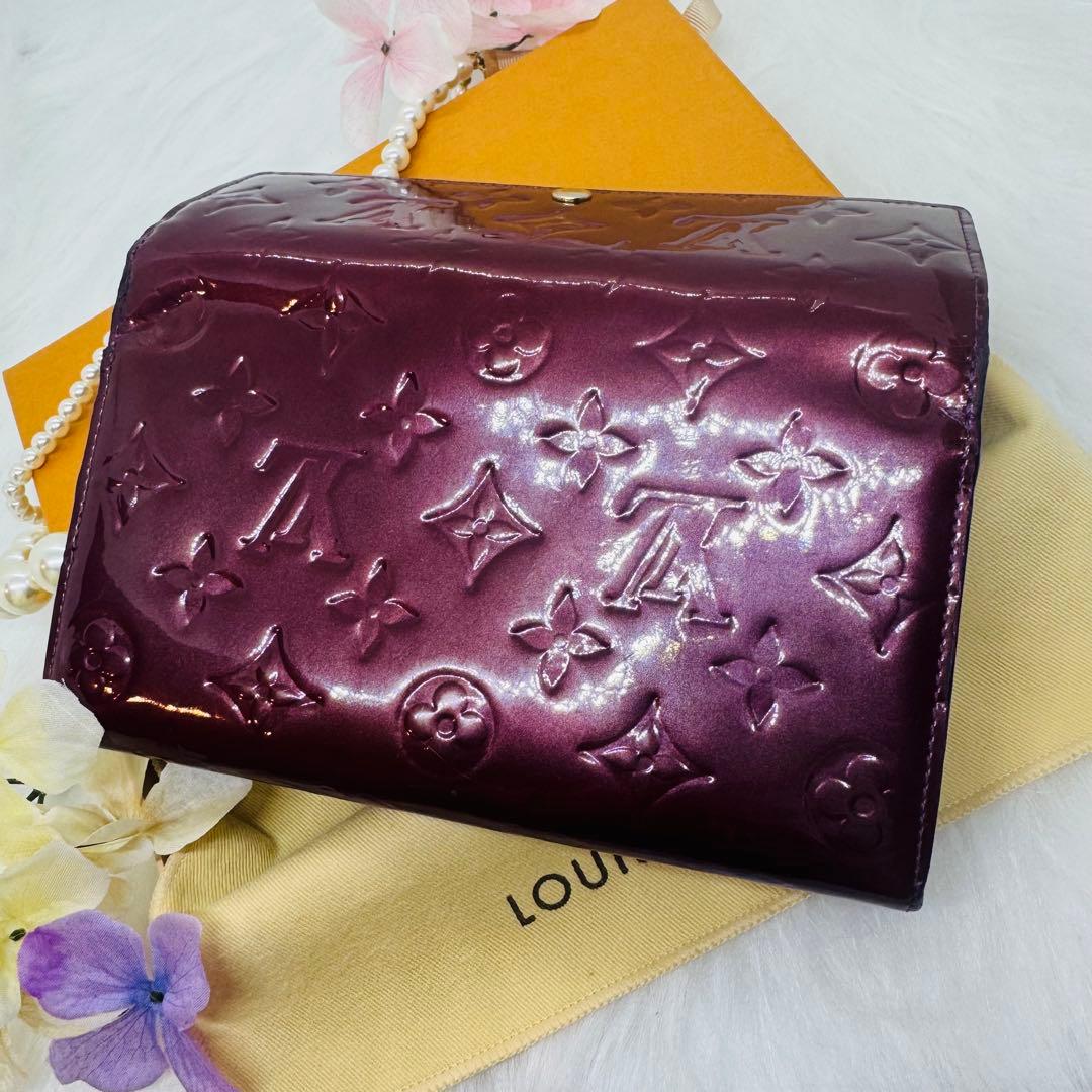 ルイヴィトン ポルトフォイユ・サラ モノグラム ヴェルニ 長財布 アマラント