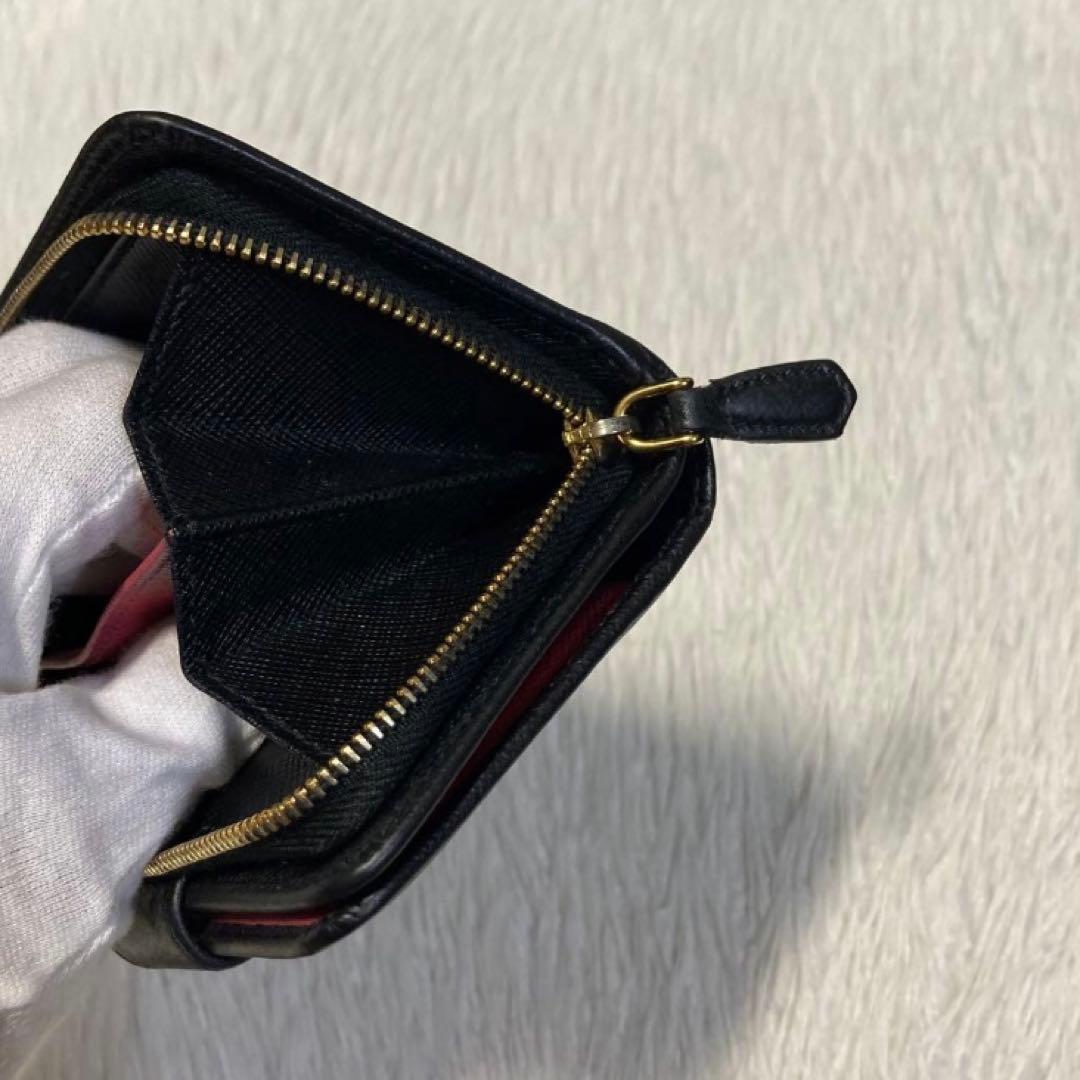 最終価格　定番　早い者勝ち　PRADA プラダ　バイカラー　二つ折り　黒 財布