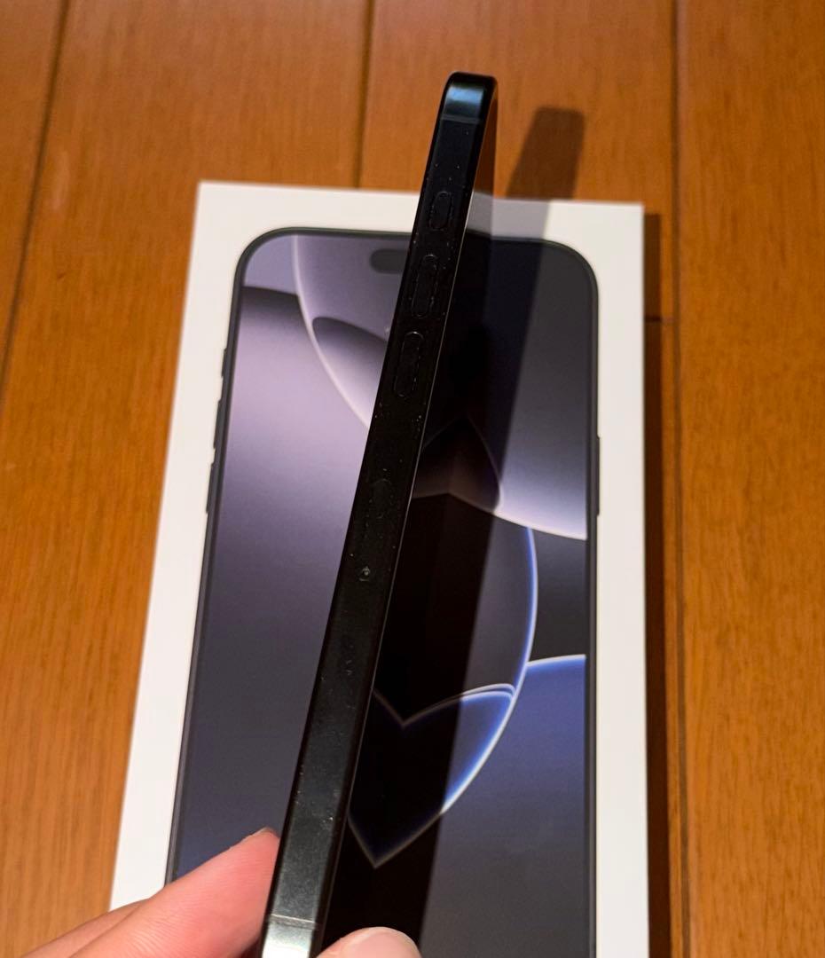 iPhone 16 Pro maxブラックチタニウム 本体