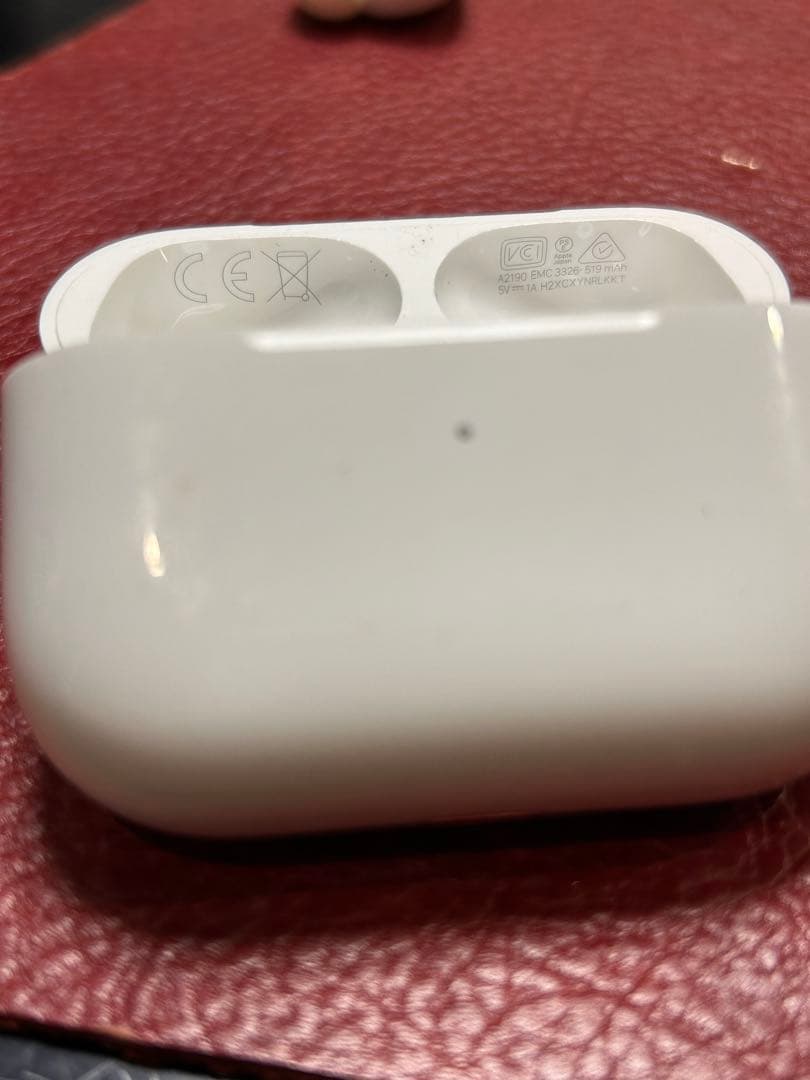 AirPods本体 ホワイト 充電ケース付き