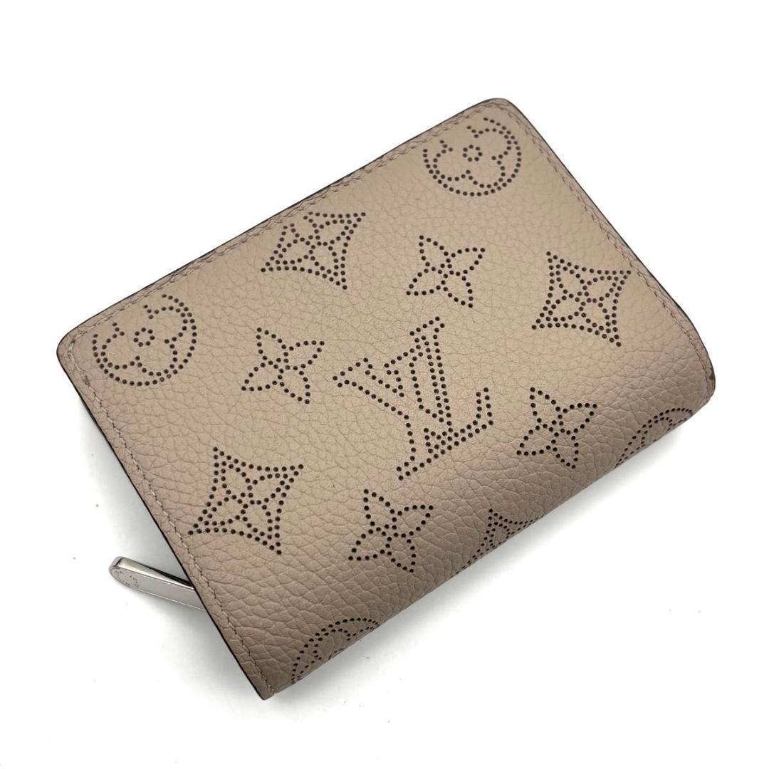 【新型】ルイヴィトン マヒナ ポルトフォイユ クレア 二つ折り財布 ベージュ