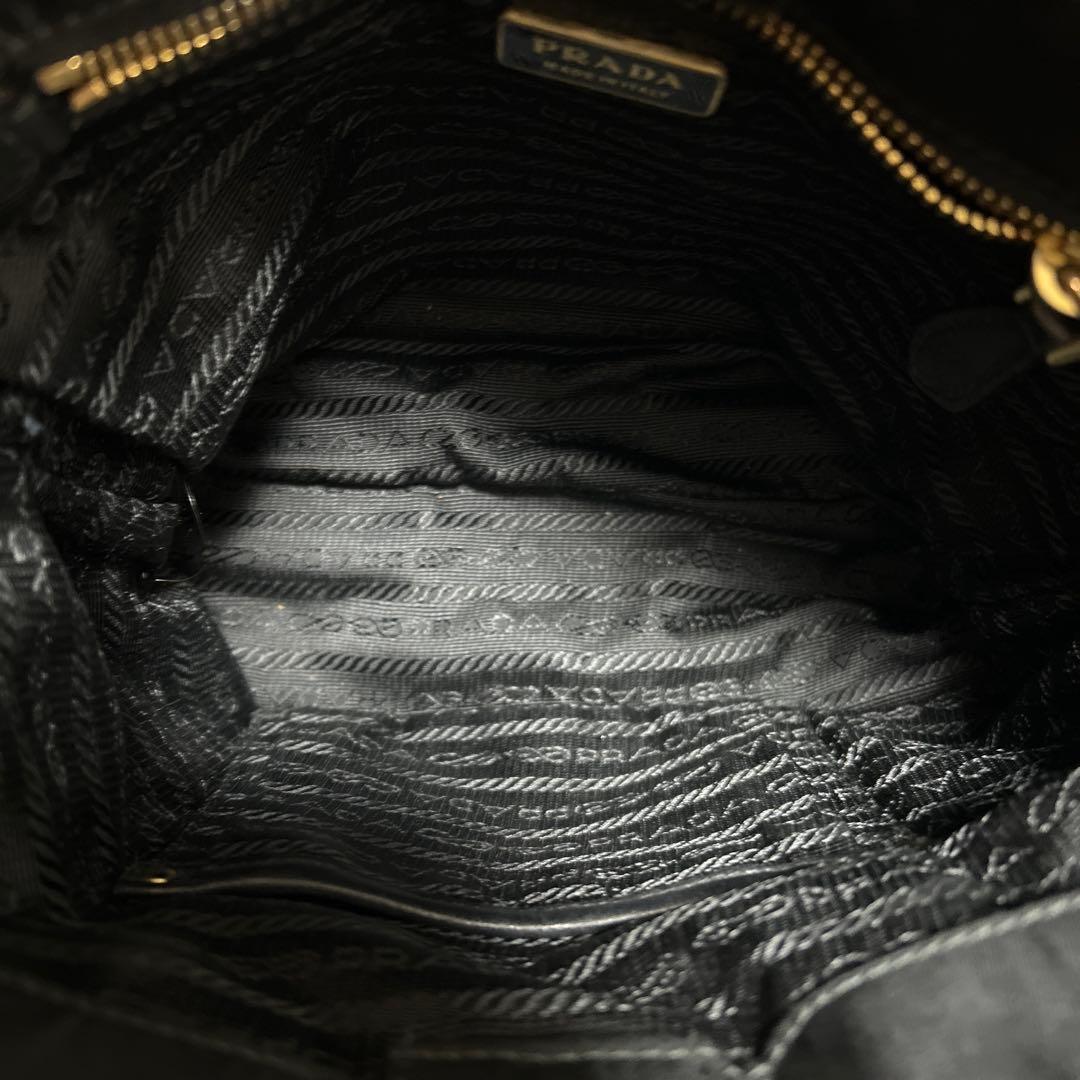 PRADA ブラック ミニハンドバッグ