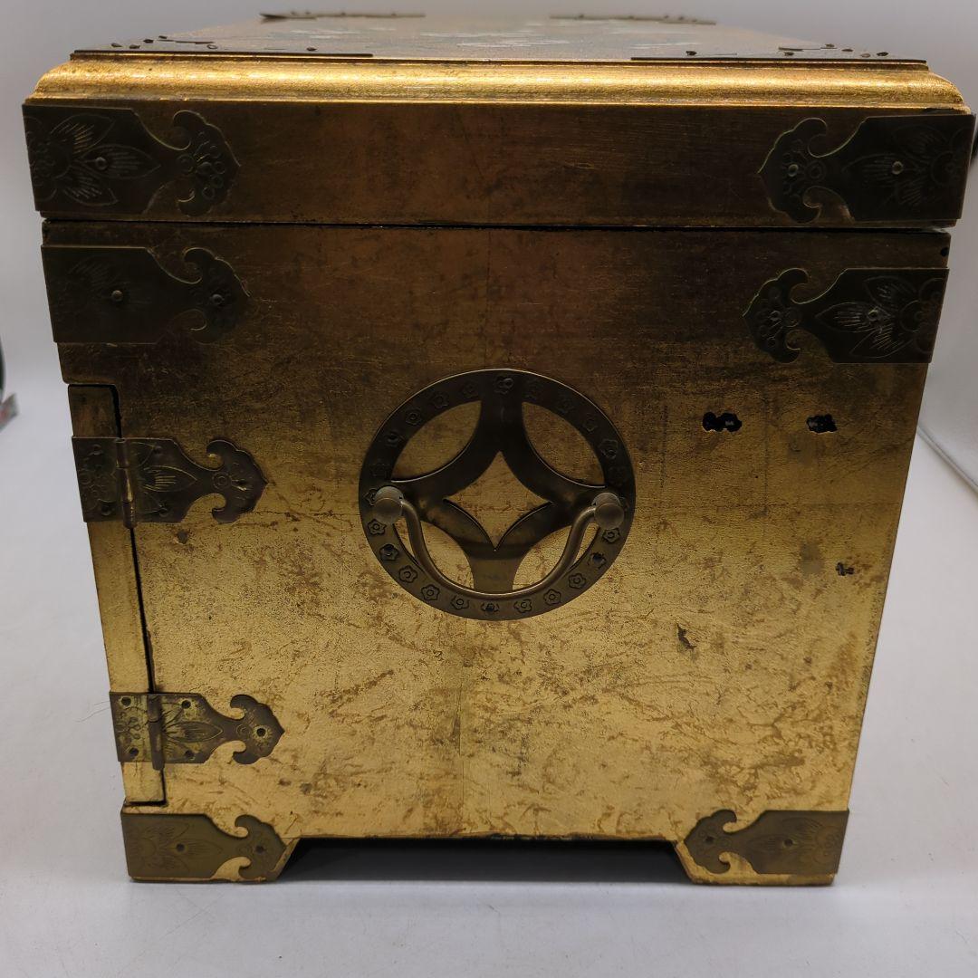 金箔装飾 花鳥模様 漆塗り　金色箱　宝石箱　骨董品　時代物　旧家　初出　蔵出