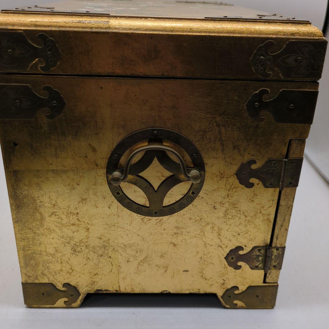 金箔装飾 花鳥模様 漆塗り　金色箱　宝石箱　骨董品　時代物　旧家　初出　蔵出