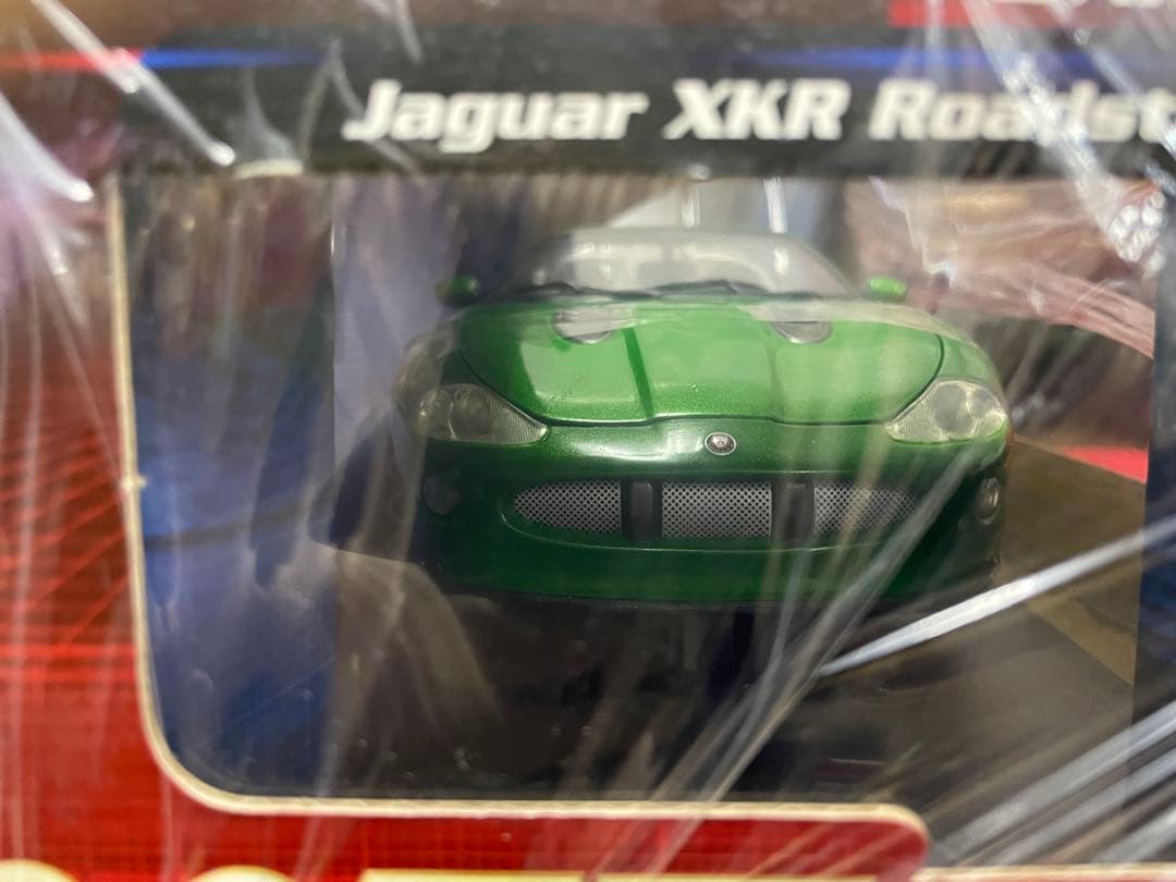 007ボンドカー　ジャガー　XKRロードスター