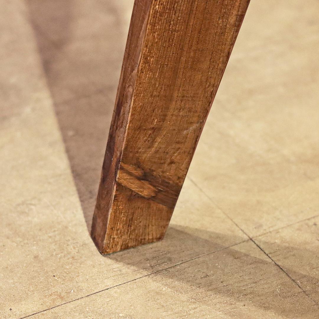 円形｜ラウンドテーブル｜オフホワイト｜薄塗りモルタル｜ダイニングテーブル