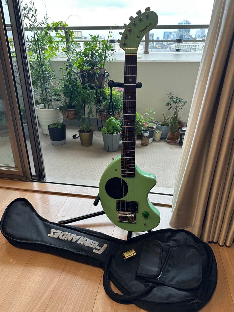 希少 Fernandes ZO-3(ぞーさん)スピーカー内臓エレキギター 完動品