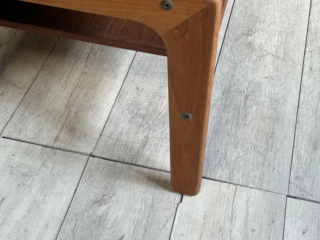 チーク素材　ローテーブル　ワイドテーブル　センターテーブル　北欧　IZZ