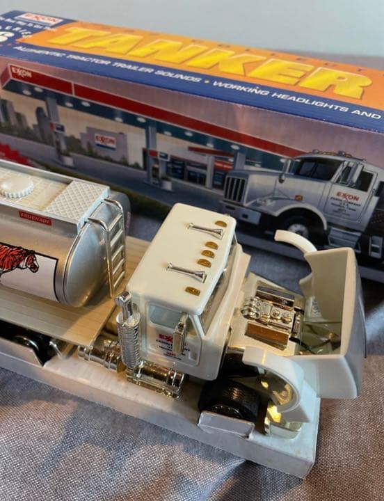 EXXON エクソン 大型タンクロリー　非売品　1997年製　未使用品　箱付き