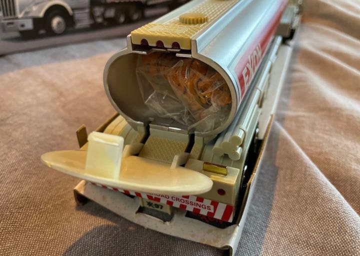 EXXON エクソン 大型タンクロリー　非売品　1997年製　未使用品　箱付き