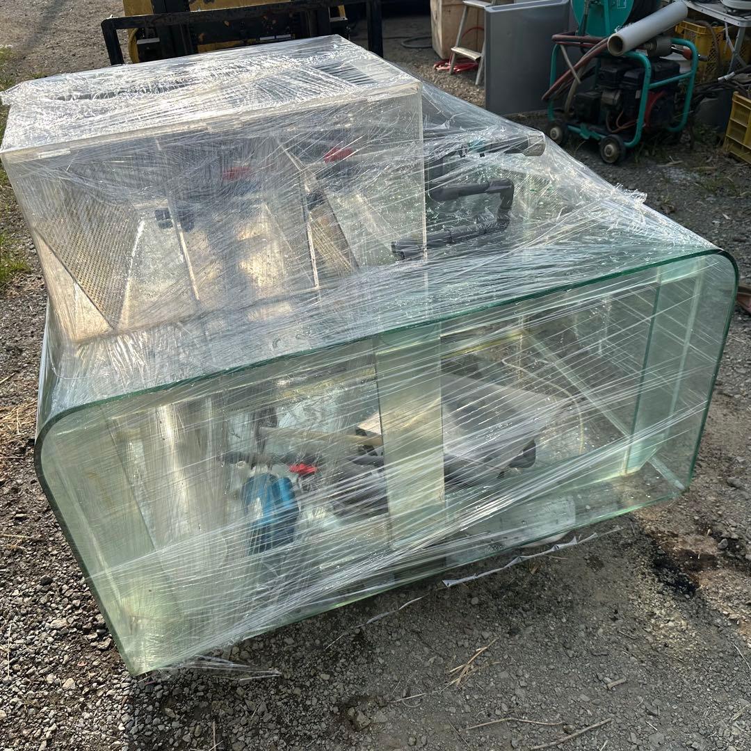 【早い者勝ち】引き取り限定！！大型ガラス水槽 600 × 1200 × 750