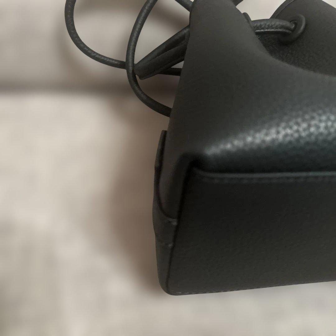 極美品　ヴァジックボンドミニ　レザー巾着型バッグトート　ブラック