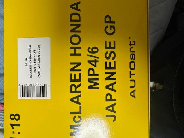 AUTOart McLaren ホンダ mp4/6 アイルトン・セナ 1/18