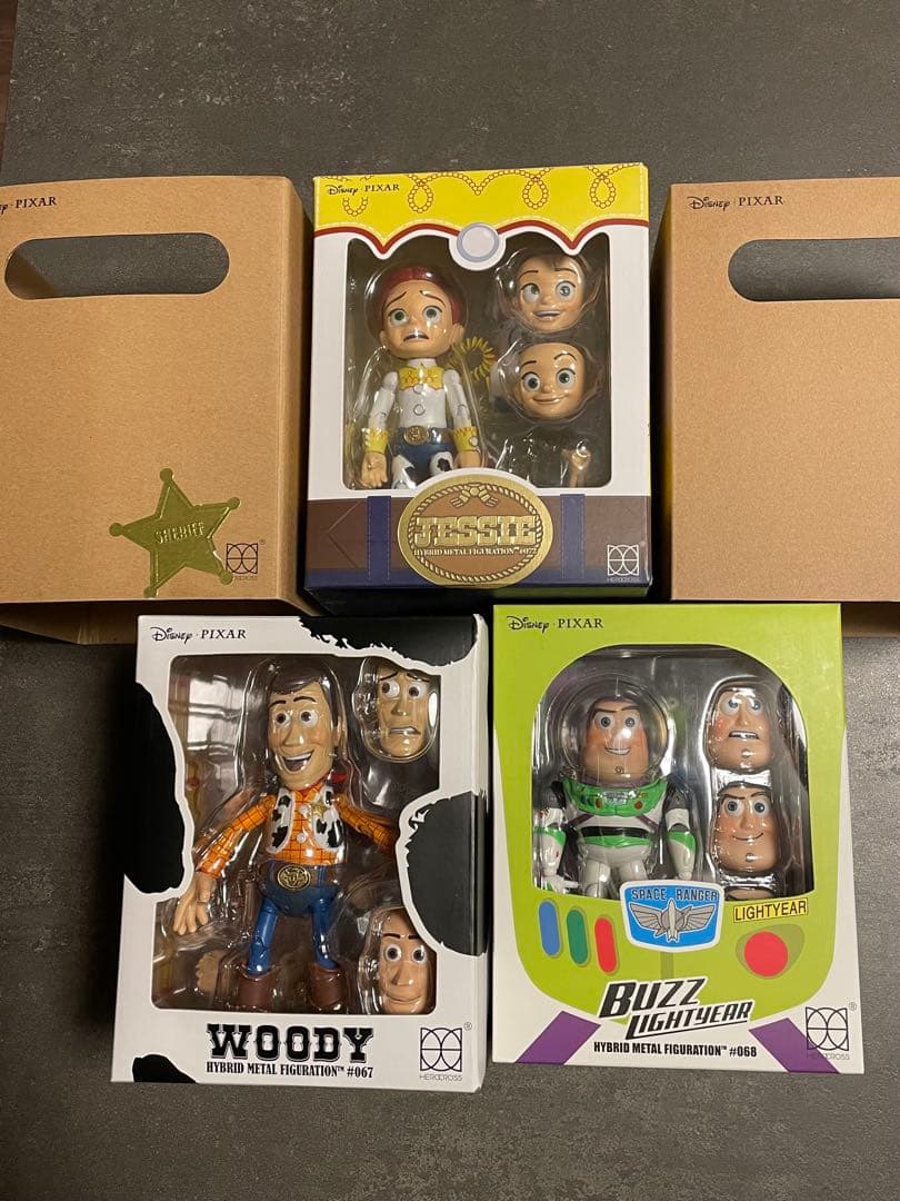 トイストーリー HEROCROSS バズ ウッディ　ジェシー　フィギュア　海外