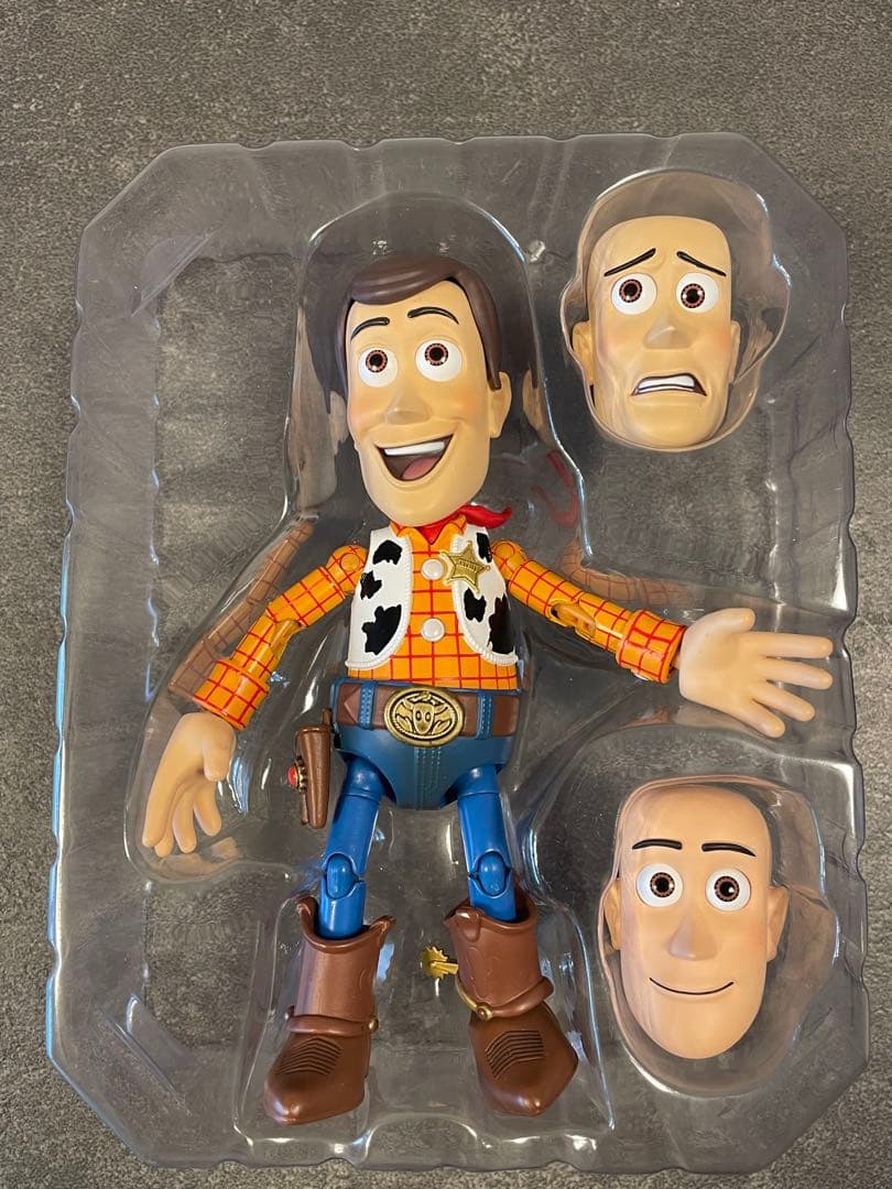 トイストーリー HEROCROSS バズ ウッディ　ジェシー　フィギュア　海外