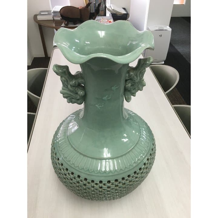 玄関や和室に彩を・・・大きな壺