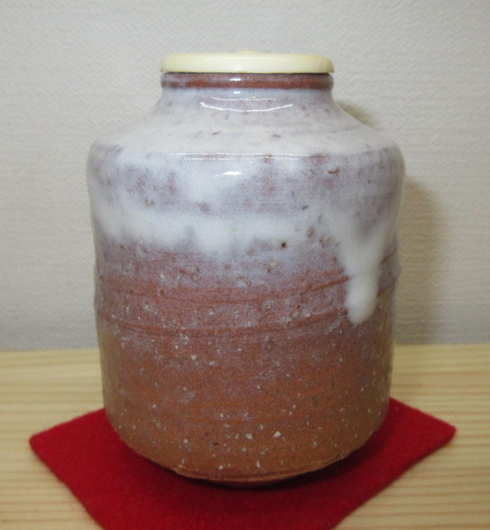 送料込【逢絢亭】茶道具 茶入 萩焼 肩衝形 仕覆付 金子信彦 共箱入り