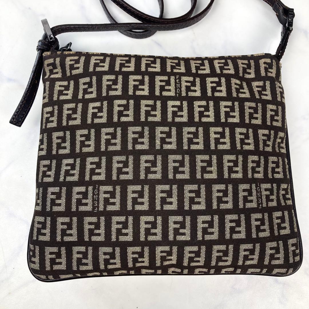 美品 FENDI ショルダーバック ズッキーノ キャンバス FF金具
