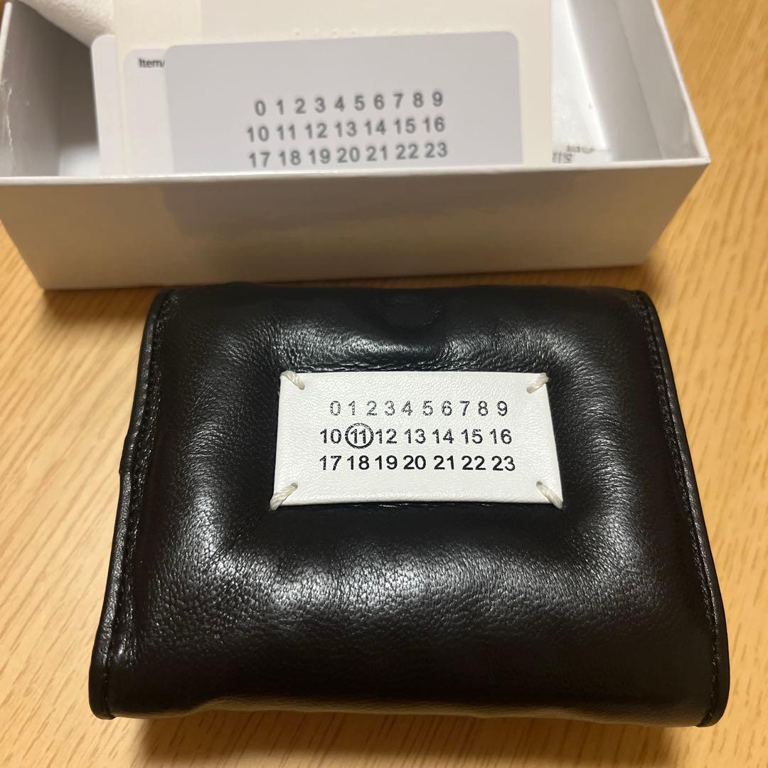 黒レザー三つ折り財布