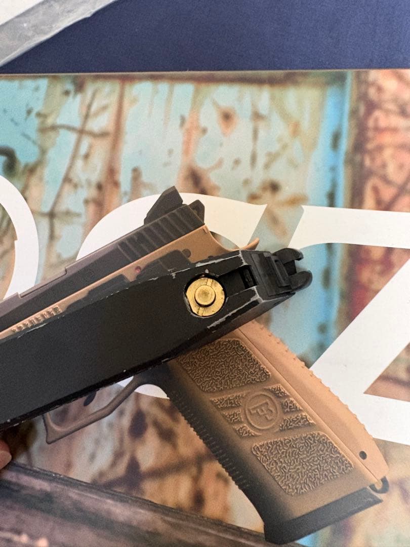 最終値下げCarbon8(カーボネイト) CZ P09 CO2