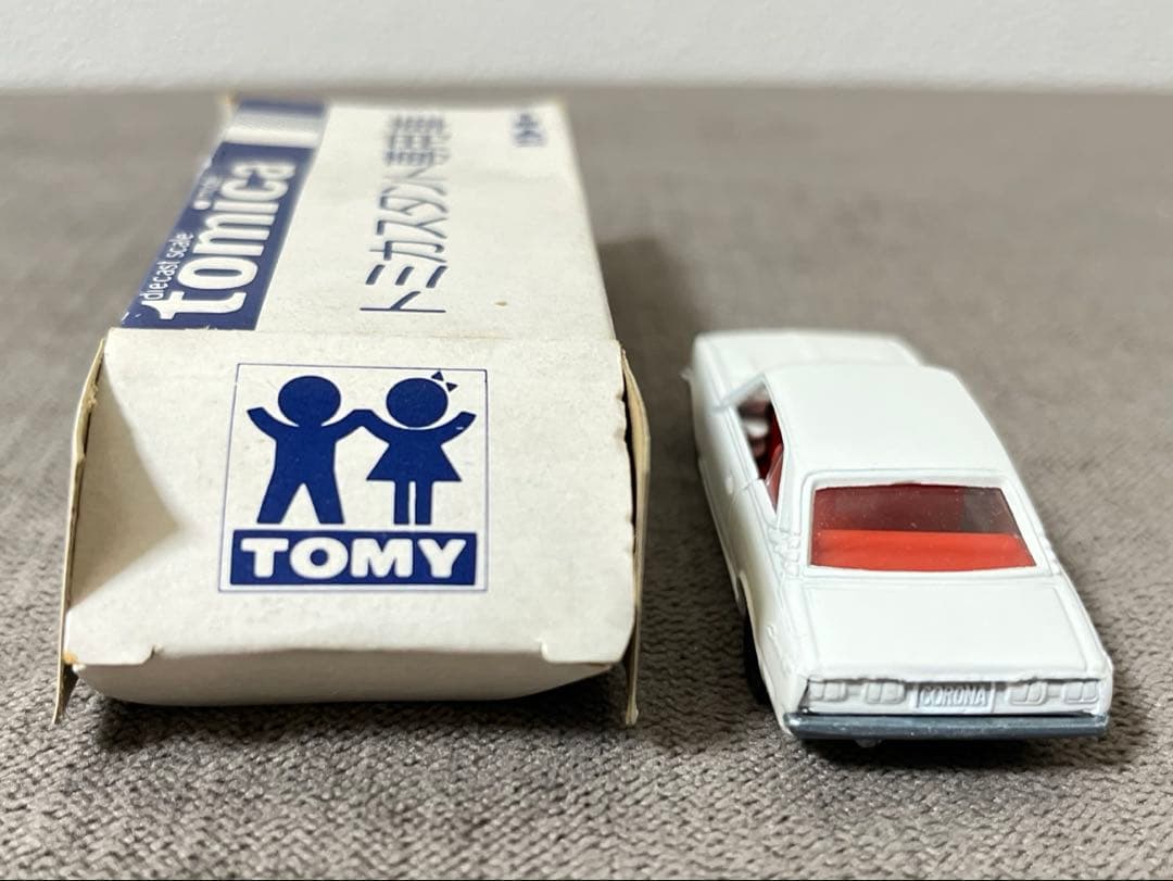 トミカ 日本製 黒箱 89 トヨタ コロナ 2000GT スタント専用車