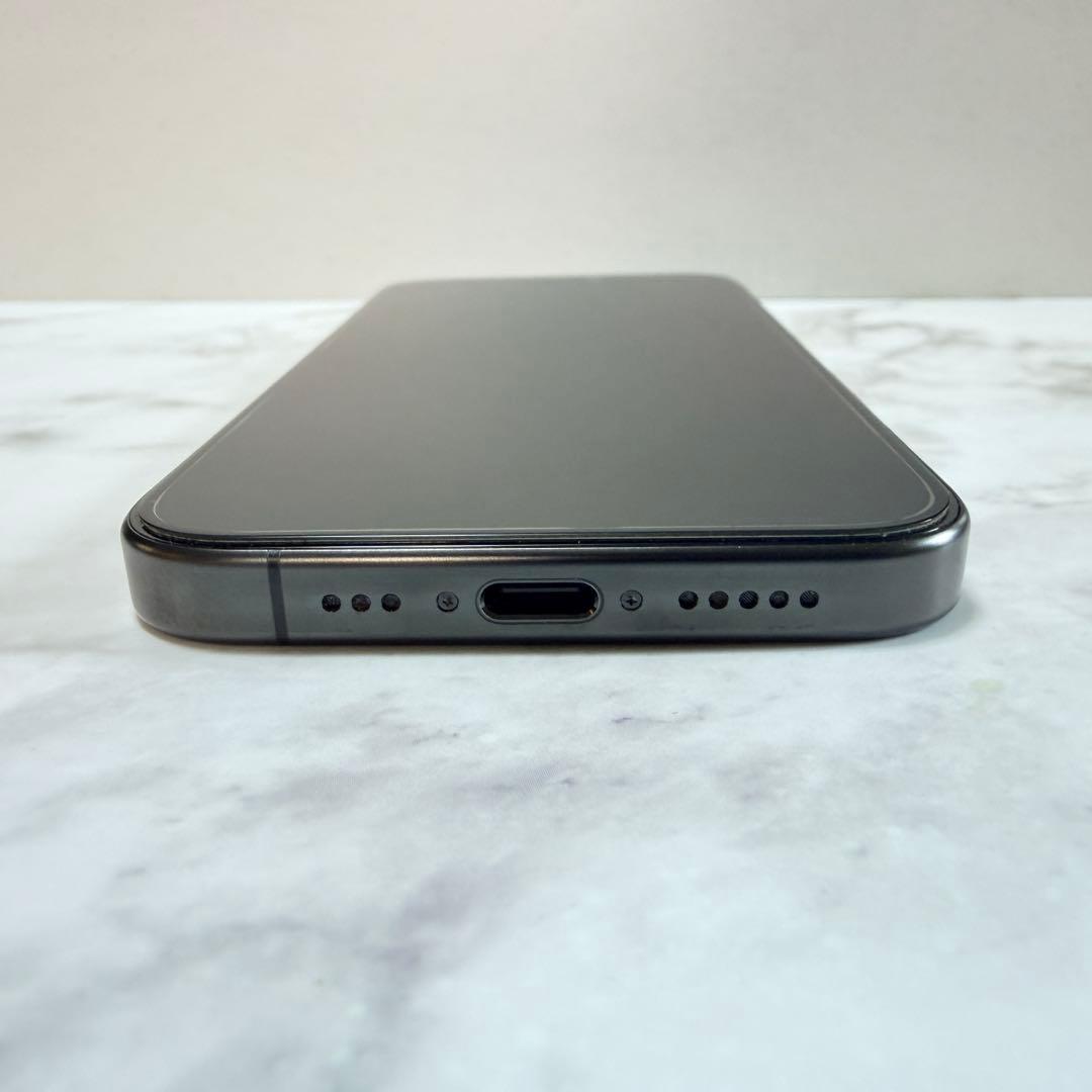 iPhone 15 Pro 256GB SIMフリー ブラックチタニウム