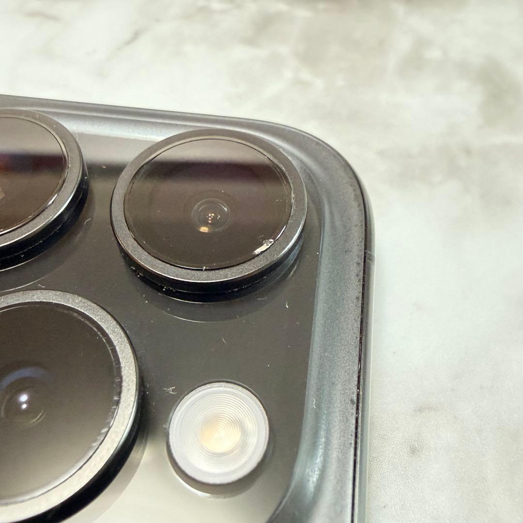 iPhone 15 Pro 256GB SIMフリー ブラックチタニウム