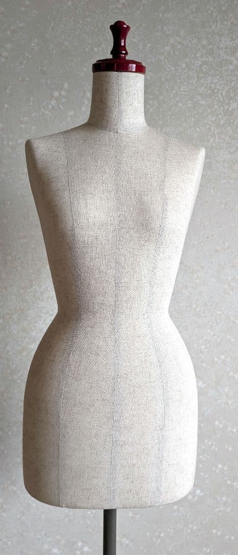 ホワイトファブリックトルソーマネキン