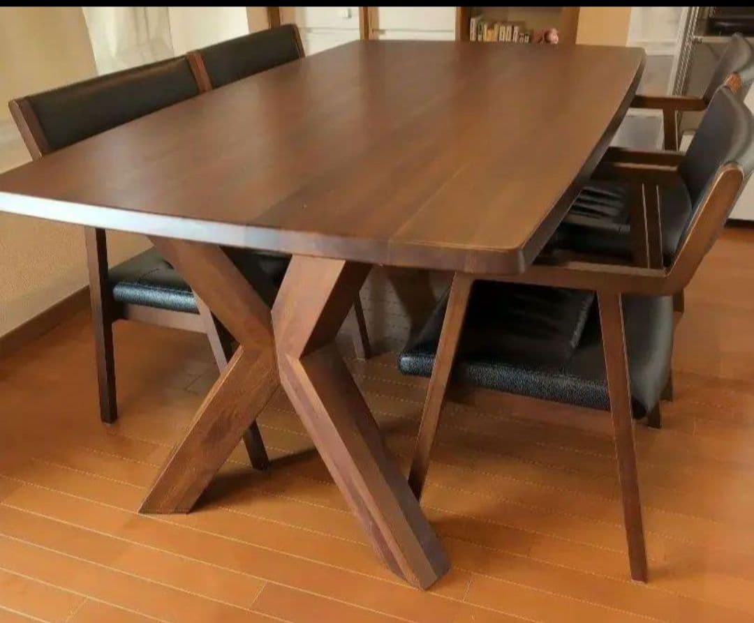 maki ダイニングテーブル