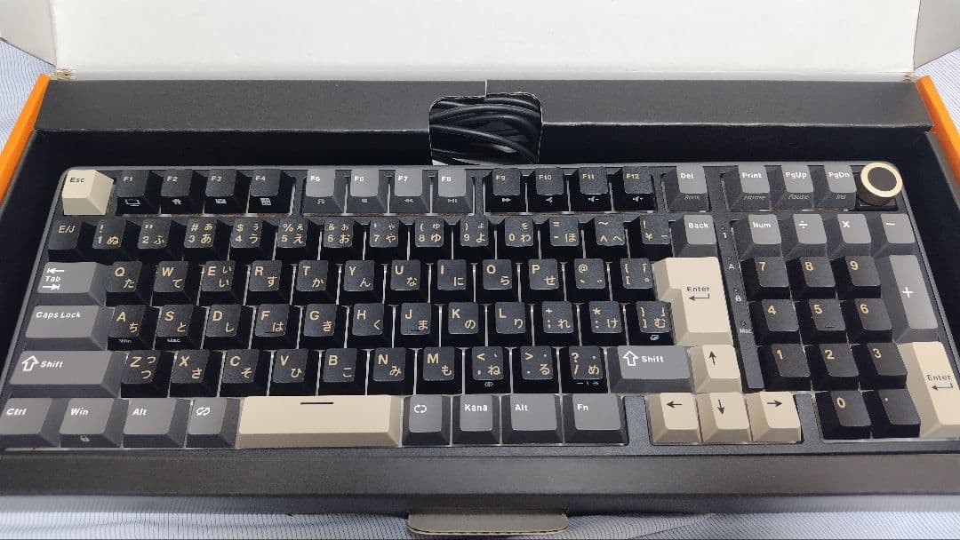 メカニカルキーボード（RK  KLUDGE R98 Pro）