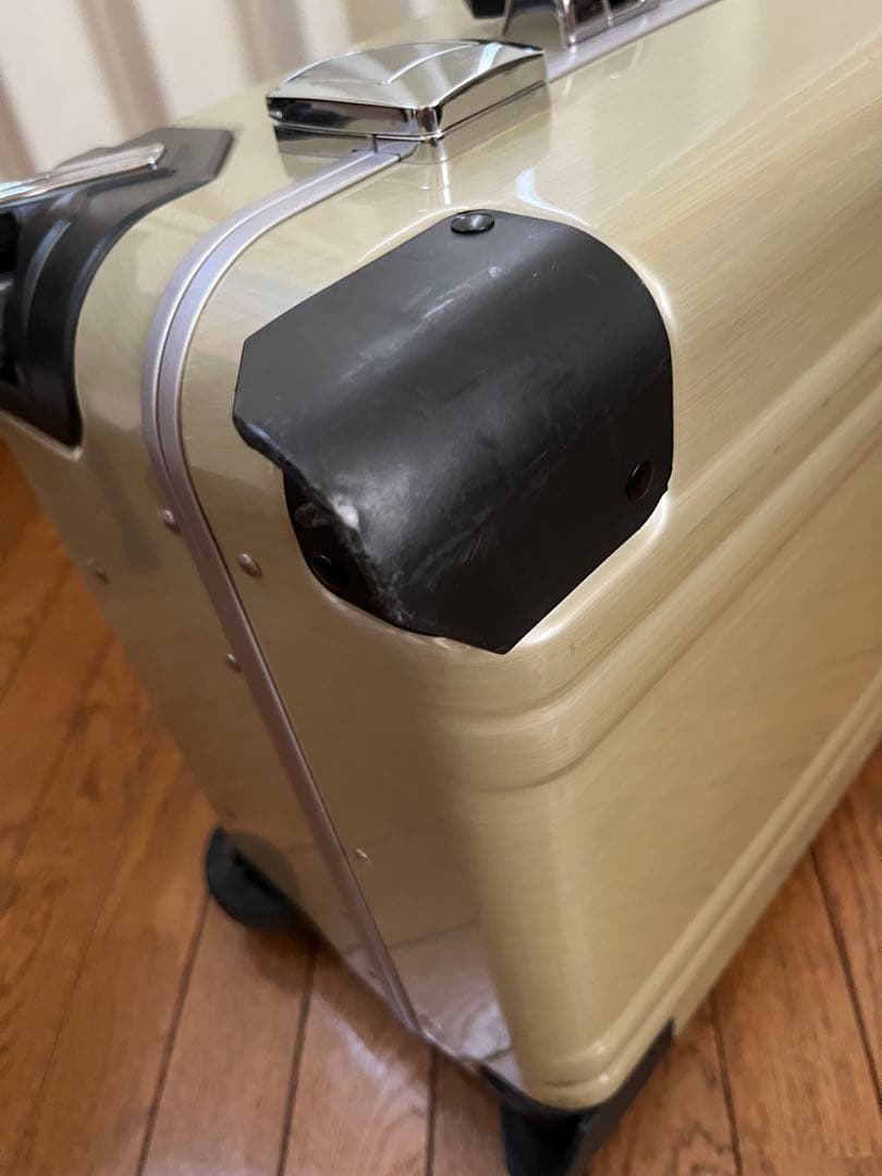 tocushino　ゼロハリ2輪　ポリカボネート　キャリーケース 中古品