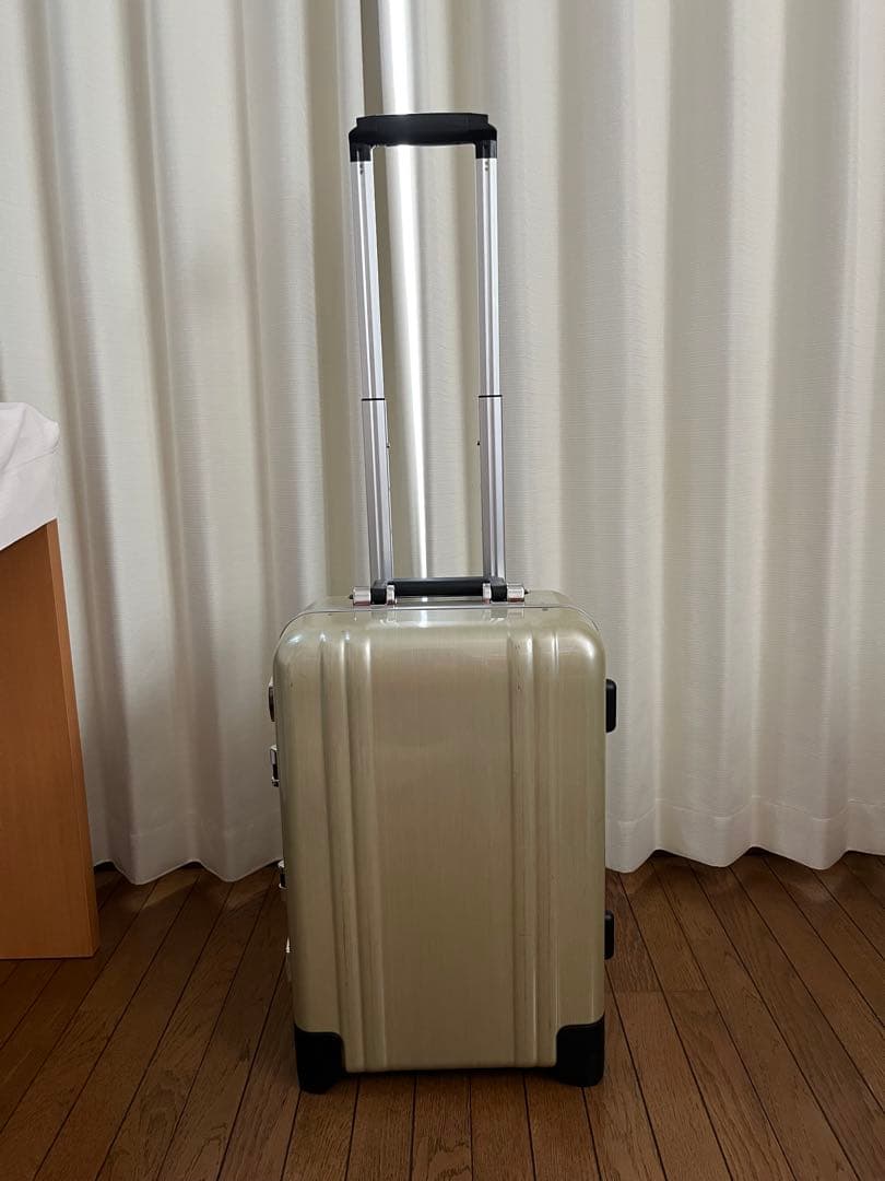 tocushino　ゼロハリ2輪　ポリカボネート　キャリーケース 中古品