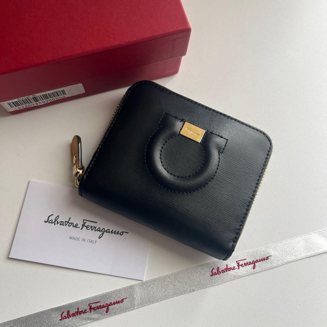 41 美品 Ferragamo サルバトーレフェラガモ ラウンドファスナー 財布