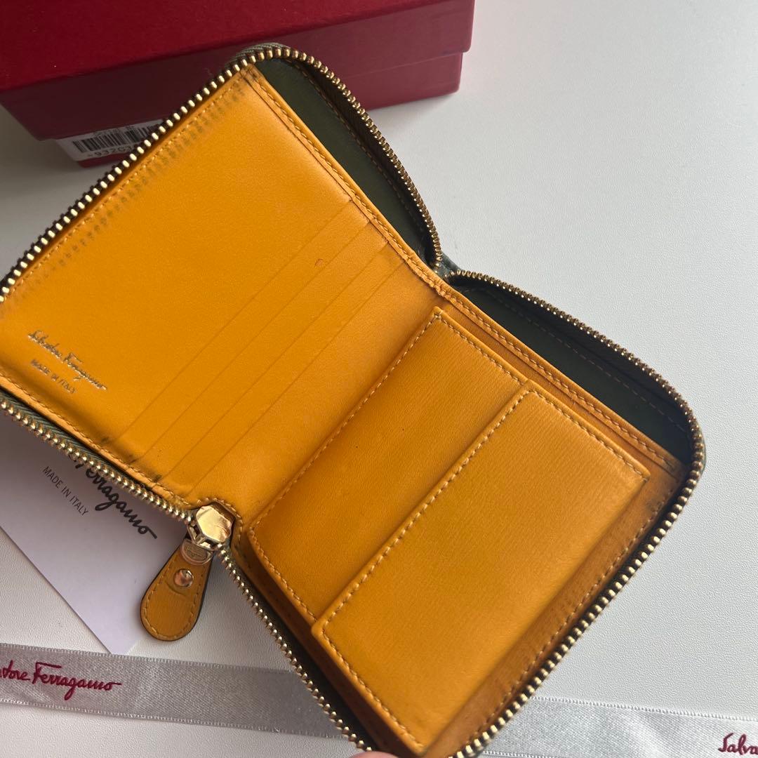 41 美品 Ferragamo サルバトーレフェラガモ ラウンドファスナー 財布